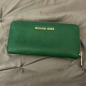 Micheal Kors size wallet